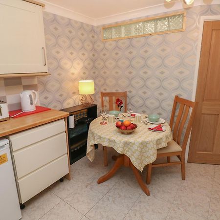 The Laurels Flat Apartment Кардиф Екстериор снимка