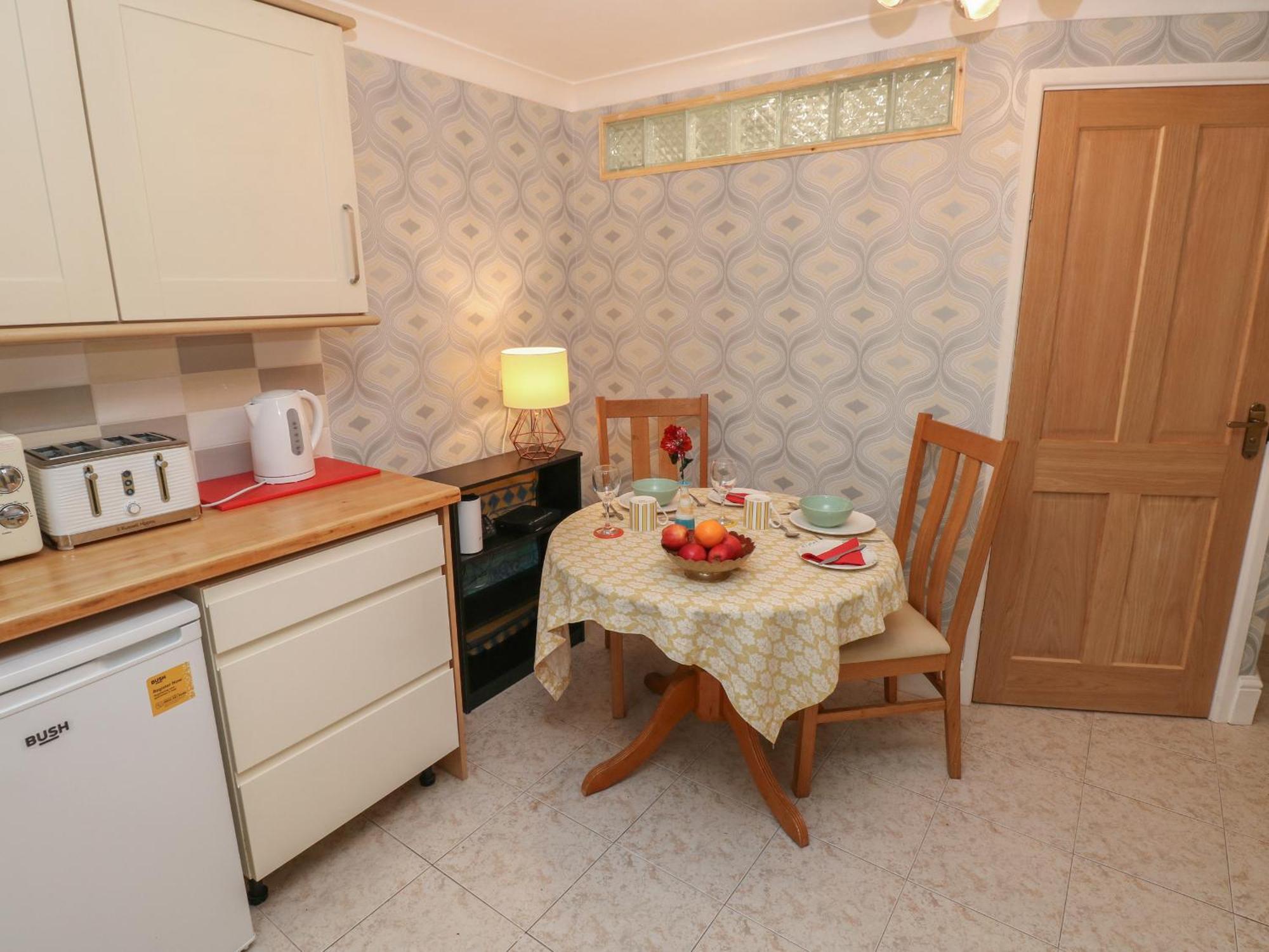 The Laurels Flat Apartment Кардиф Екстериор снимка